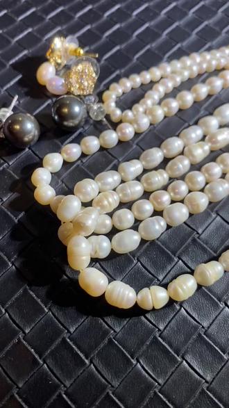全网搜了辨别珍珠真假的办法,都没有我这个办法好用,不行你试试!#珍珠饰品 #珍珠真假辨别 #文玩手串搭配 #天然珍珠项链手串 珍珠