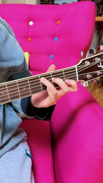 无名指按下的五弦三品,也可以是C和弦。#五弦三品 #一般人不知道是什么