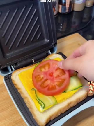 智煲多功能三明治机家用日式轻食早餐机吐司面包压烤机小型面包机#三明治机 #面包机 #小型面包机