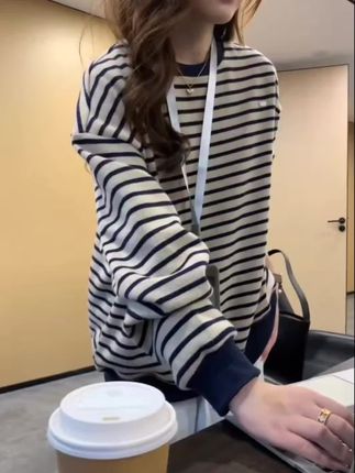 复古港味条纹卫衣女#秋冬季加绒加厚#新款爆款宽松慵懒风外套潮#@巨量引擎小助手