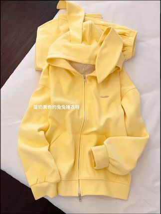 是奶黄色的兔兔睡衣呀#家居服套装 #家居服分享 #家居服 #睡衣家居服 #睡衣穿搭