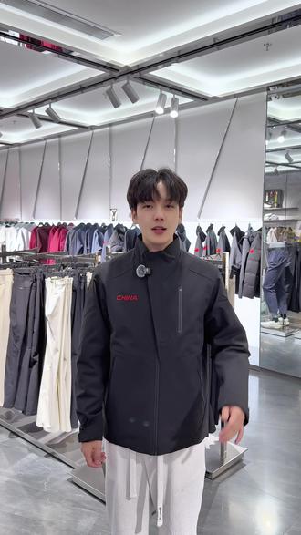 行政夹克棉服简直太好看了!#安踏 #棉服 #行政夹克 #我的过年穿搭准备好了