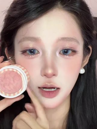 出游必化的粉嫩腮红,闪闪又好有氛围!#腮红#氛围感 #腮红打法