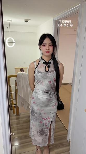 原来踩背也能这么舒服!!#踩背馆#踩背 #按摩放松 #年轻人的解压方式