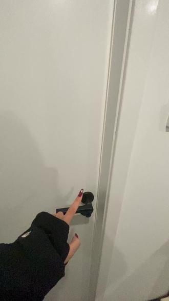 一个人住 工资不错 双休 房租1200💞南京我家的大单间这样1200,空了30多间,公寓总共有6层,带电梯,朝南的房间全都带大阳台,朝北的房间大窗户,采光好,还可以做饭,一个人独居足够的啦 #南京租房 #抖音流量扶持#抖音vlog十亿流量扶持计划 #我的小窝