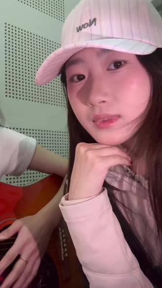 呐~呐呐呐
#吉他伴奏 #无声卡清唱 #弹唱 #DearD #项睿娴