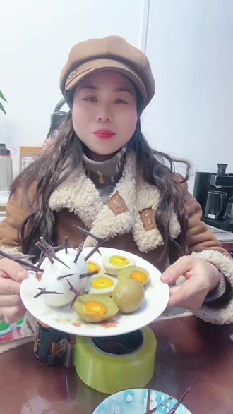 鹅蛋全身扎满皂角刺 吃了有什么好处?你们知道吗?#鹅蛋