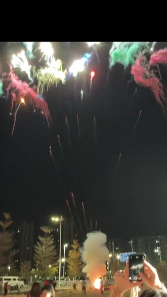 你也是单身一个人过年的话,就让帝景升空,山河璀璨,瞬间即永恒,来自《江山帝景》视觉盛宴 陪你一起想着那个心里忘不掉的他#一个人过年 #过年 #过年烟花