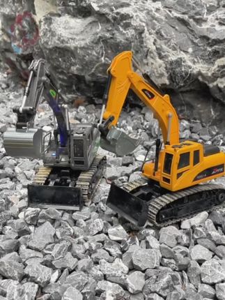 #儿童玩具 #玩具车 #挖掘机 儿童合金遥控挖掘机可挖沙挖土喷雾工程车玩具礼物