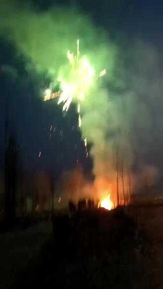 安平岁尾,以叩新时
——送年
#烟花 #新年快乐