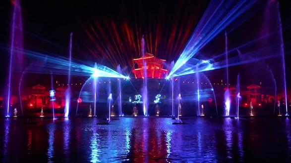 2026邯郸广府古城跨年祈福夜烟花瀑布
12月24日正式开启 你会带谁一起来呢? #冬日玩乐指南 #亲子游玩好去处 #广府古城跨年 #跨年 #一定要带女朋友去的地方