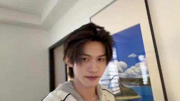 #云旗 不叫兄弟姐妹了,改唤家人们了帮忙一起找普普身份证。满满的得瑟感