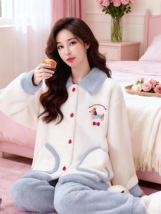 #宅家睡衣秀 #慵懒风穿搭 #甜美穿搭 #在家也要美美哒 #睡衣控