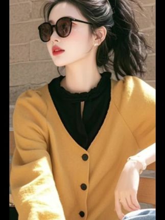 今年流行2025爆款漂亮小衫洋气独特超好看姜黄色拼接假两件上衣女