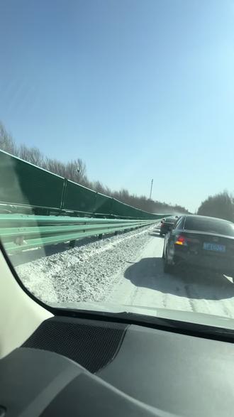 #集阿高速 #突泉 没雪地胎慌得一批😂