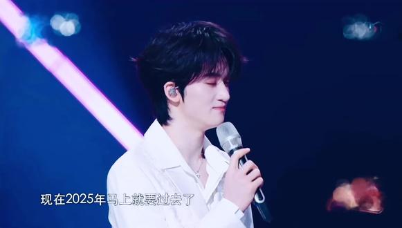 恭喜小宝宝@邓佳鑫 拿下年度潜力歌手#邓佳鑫2025腾讯音乐榜年度潜力歌手