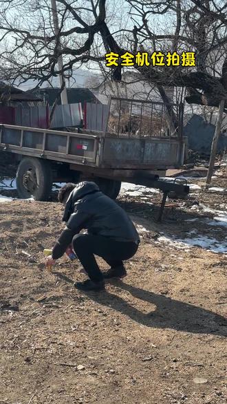 二踢脚蹦彩纸到底怎么整啊?为啥的我没成功呢?😂#我的农村生活 #二踢脚 #二踢脚蹦彩纸 #放炮