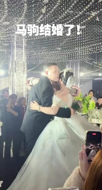 祝福一对新人幸福美满!