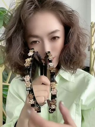 可以把碎发刘海辫起来的一款发箍,你喜欢吗?#发箍#夹子发箍#编发发箍#好看的发箍