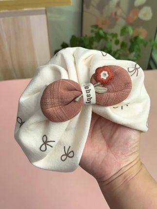 #我要上热门🔥 给娃入了一顶新生儿秋冬蝴蝶结套头帽0-6月婴幼儿护囟门胎帽包头帽磨毛印度帽#胎帽 #囟门帽 #宝宝帽子 #母婴好物