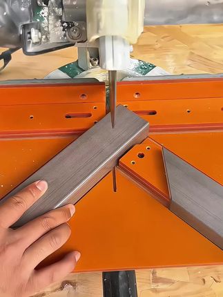 木木㭤门套窗套线45度角切割神器木门安装实用五金必备工具#实用工具 #门套线 #装修工具 #切割机 #木门安装