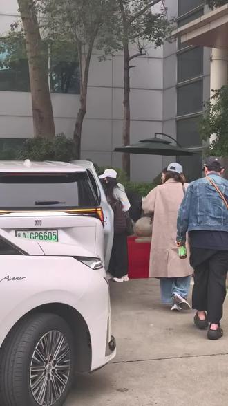 1.31广州✈成都#郝熠然 #云旗 #云熠 #白云机场 #普普 郝熠然跟云旗真的好帅啊啊啊啊啊啊啊、受不鸟了!!!