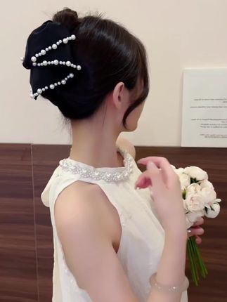 夏天当然是要戴美美的抓夹了#头饰发饰#仙女必备#时尚百搭#美出高级感 #发饰头饰真的很加分