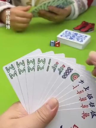 宝宝特别爱笑是高智商的表现,长大后大多会更加聪明,笑对于婴儿的大脑发育是一种良性刺激,所以父母要多逗孩子笑#宝宝的笑容也太治愈了  #爱笑的宝宝惹人爱  #萌娃#宝爸宝妈 #人类幼崽