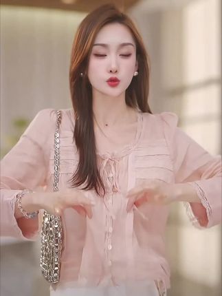 2025秋款时尚百搭法式粉色精致花边减龄圆领长袖衬衫#每日分享 #通勤搭配 #气质范 #轻奢女装