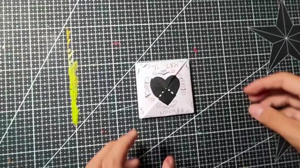 维多利亚手写信 你的眼泪 化作维多利亚的玫瑰#真实生活分享计划#手工叠纸 #维多利亚的秘密 @铃铛🍔🍣