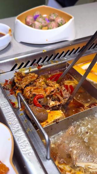 必须抢!送三角洲联名金属房卡!都去吃海底捞#海底捞 #海底捞大红 #复刻航天地图挑战 #三角洲碰卡启动@DOU+小助手