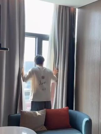 红外线信号摄像头检探测仪探测器反监控防偷拍酒店防窥#红外线检测 #针孔摄像头 #酒店安全 #外出必备 #监控摄像头