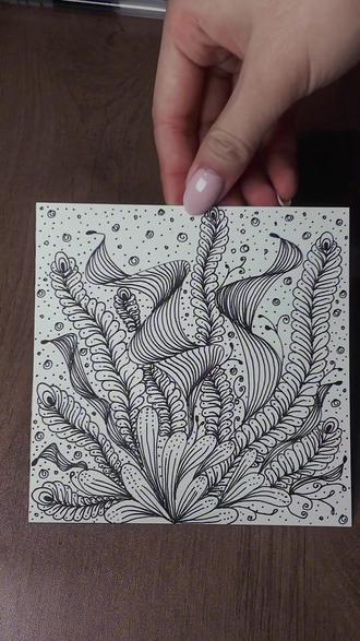 第 34 幅 | 像一棵海草海草~(扭~)临摹自@页余白 #画画 #每日分享 #线条画 #禅绕画 #解压