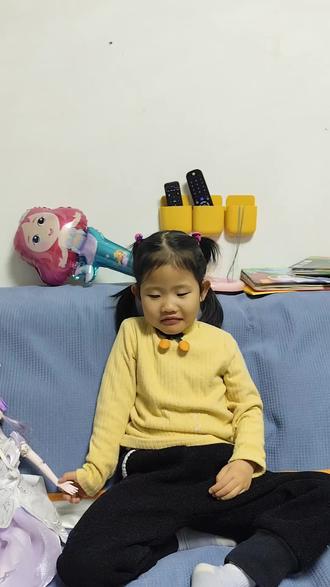 百变小手,手势舞#记录孩子的点点滴滴 #萌娃搞笑日常 #真实生活分享计划 #真实生活分享计划