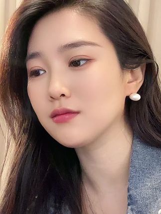 就让深秋的风,把我眼儿吹红,把思念吹到你心中#等的不是风盼的不是梦