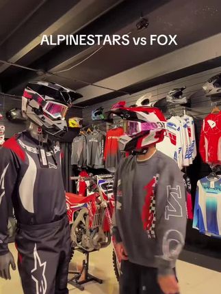 A星vs fox你会选择哪一个#骑士精神 #赛博骑士 #机车装备 #骑行装备 #骑士装备