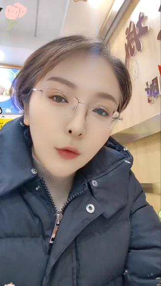 宇宙让我告诉你,它是有浮力的,让你接受它的托举。宇宙让我告诉你五句话
· 一、不必硬撑,松弛自在就好。
· 二、宇宙正在为你安排无数的奇迹。
· 三、坦然接纳自己,就是你自己生命的本真意义。
· 四、你的后台是整个浩瀚的宇宙。
· 五、宇宙想养你,在等你同意。#情感语录 #人生感悟 #情感 #正能量