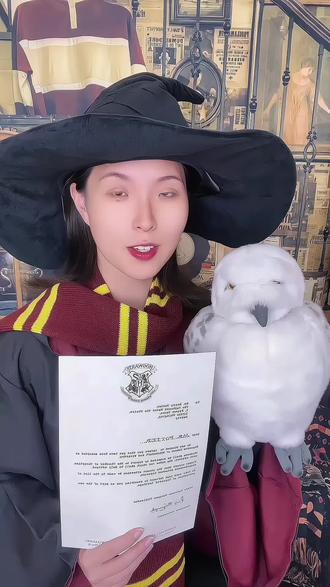 🧙♂️🧩你有一份霍格沃茨入学通知书待领取~
🦉有谁还在等猫头鹰送来霍格沃茨的入学通知书?
没等到?
没关系!
今天大家可以进入图益拼图的魔法世界!
#拼图 #Toi图益 #哈利波特 #大人也要玩玩具 #好物推荐🔥