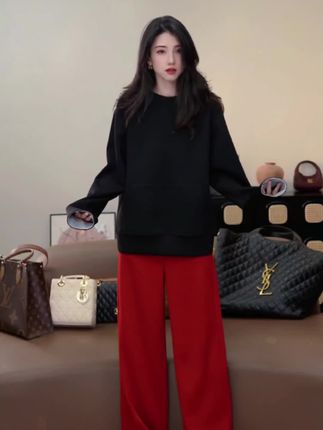 小乖逃新款设计师 黑色卫衣 三角灰色袖撞色口袋扣百搭时尚上衣#穿出高级感 #时髦穿搭 #减龄气质 #显高显瘦穿搭 #高级感穿搭