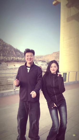 给我擦皮鞋 我要验牌#气质这块没输过 #我和我家媳妇儿