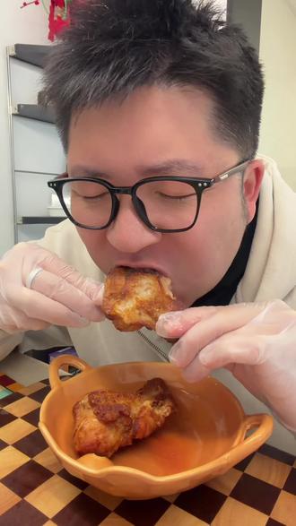 这个生炸大鸡腿也太香了! #空气炸锅美食 #空气炸锅鸡腿做法 #生炸鸡腿