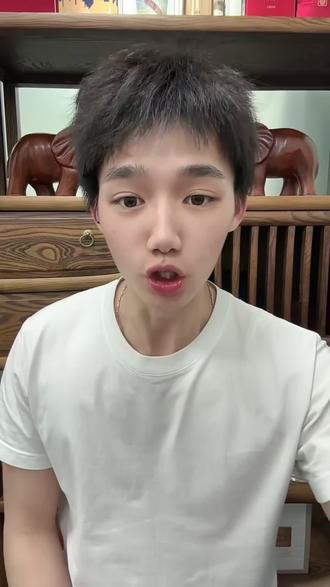 苹果50周年庆开始发力,苹果17全系型号开始降价!最近买的果粉惨遭背刺啊!
#苹果50周年 #苹果17 #苹果手机 #数码科技 #上热门