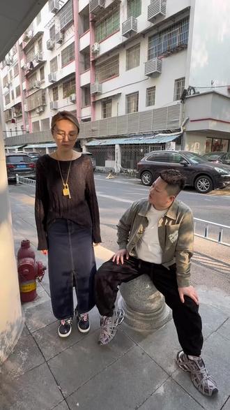 哄人的方式都是那么的特别!#抖音小助手dou上热门 感谢🙏🙏🙏#美业 #美甲 #美睫 #搞笑