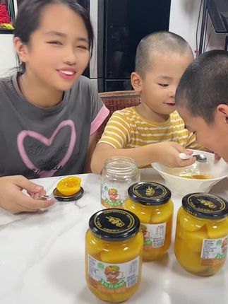 #水果罐头 #黄桃罐头 #快来一起尝个鲜 黄桃罐好吃4瓶19.9