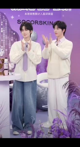 #黄星
#邱鼎杰
全程甜点录屏
哈哈。恭喜主持人,喜提我家阿星两声啧