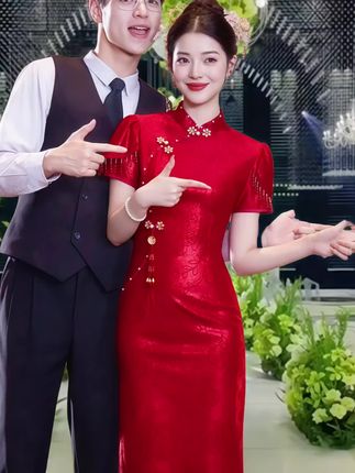 红色旗袍新款敬酒服新娘订婚连衣裙结婚小礼服裙女回门小个子#订婚礼服 #敬酒服 #红色旗袍 #洋气减龄 #谁穿谁好看