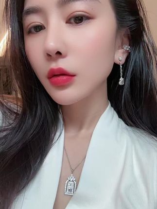 #银饰 #珠宝首饰 #幸福 戴上幸福之门项链你就是一个幸福女人