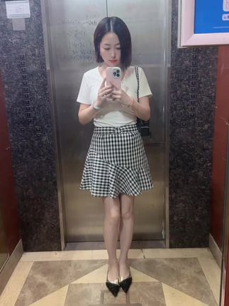 没有人能永远陪着你,下雨天连影子都会缺席。 #随意穿搭