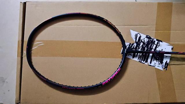 今天小店成功卖出两把雷霆80,客户都很爽快,赶着打包寄快递的快感,还真是爽,出了一身的汗。小店三把雷霆80,现在只剩下一把了,4ug6的,有兴趣可以鱼鱼搜我的名字哟#羽毛球 #羽毛球教学 #雷霆80 #羽毛球拍 #羽毛球装备