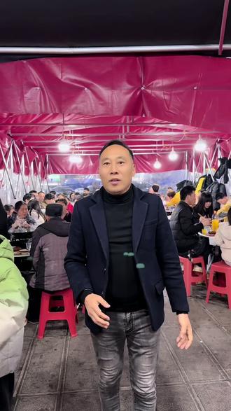 云阳山妹子贵州地摊烧椒牛肉定于腊月29至正月初三放假,正月初四正式营业,大家不要跑空路哟,感谢大家的支持,祝大家新年快乐🎉万事如意#云阳 #云阳山妹子贵州地摊烧椒牛肉 #网红打卡地